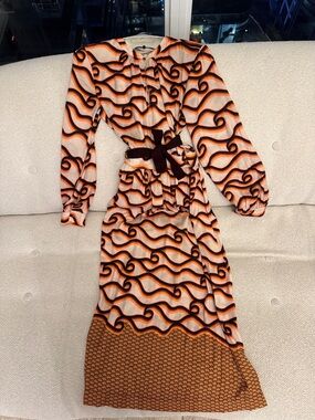 Scotch & Soda Orange and Black Wave Print Long Sleeve Midi Dress